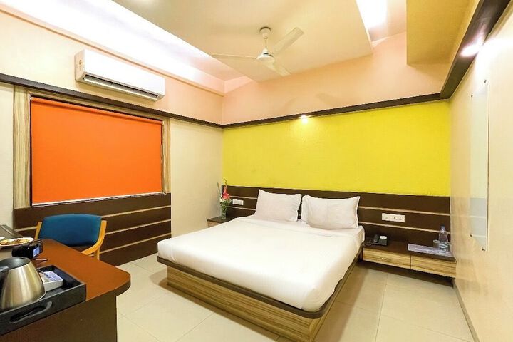 Room 6 of 7