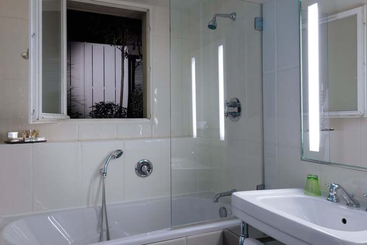 Room 45 of 61