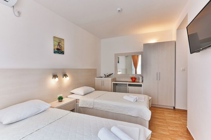 Room 20 of 54