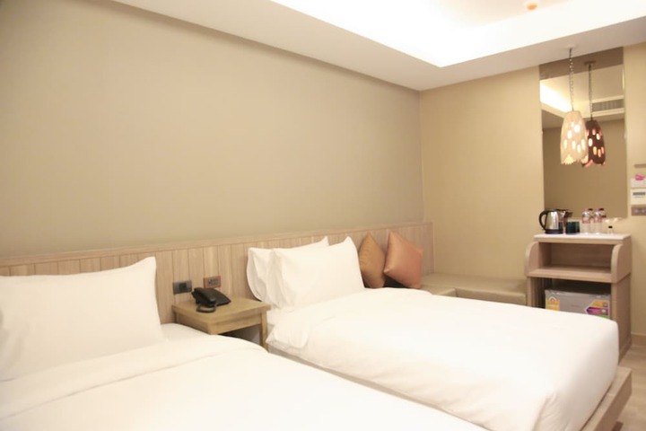 Room 14 of 110