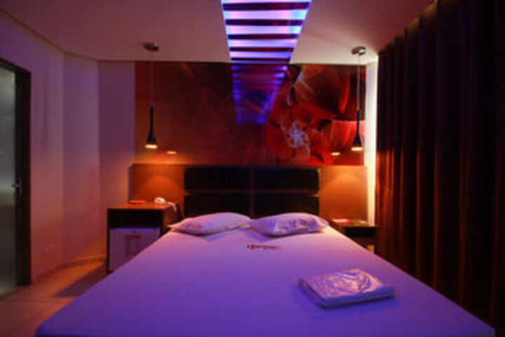 Room 3 of 8