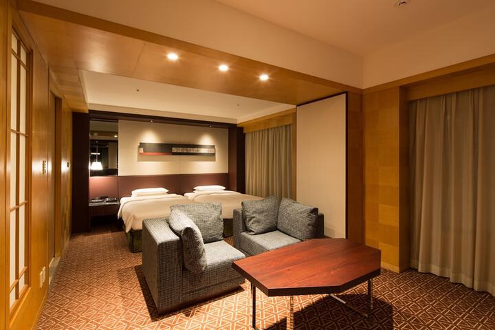 Room 13 of 124