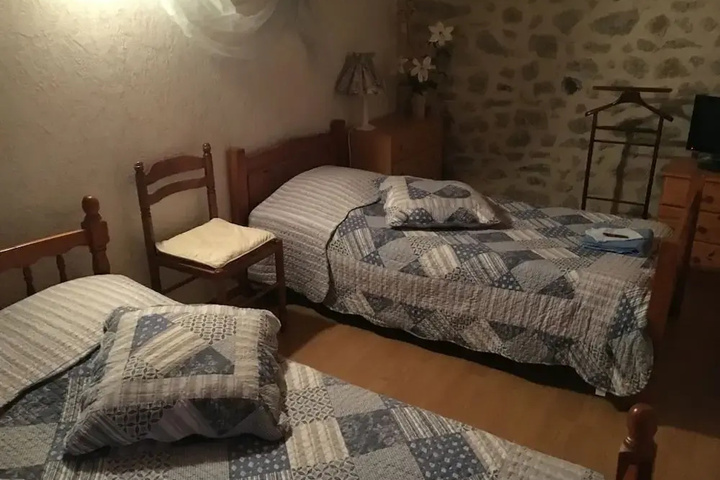 Room 2 of 18