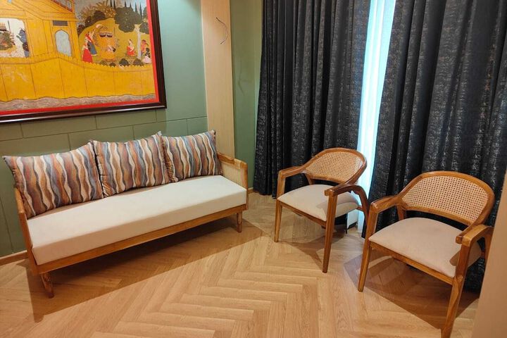 Room 30 of 48