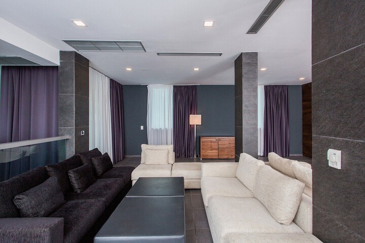 Room 49 of 114