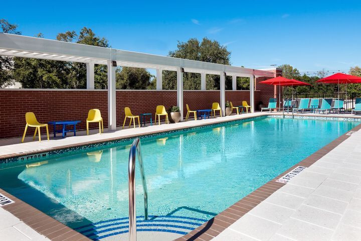 Pool 50 of 86