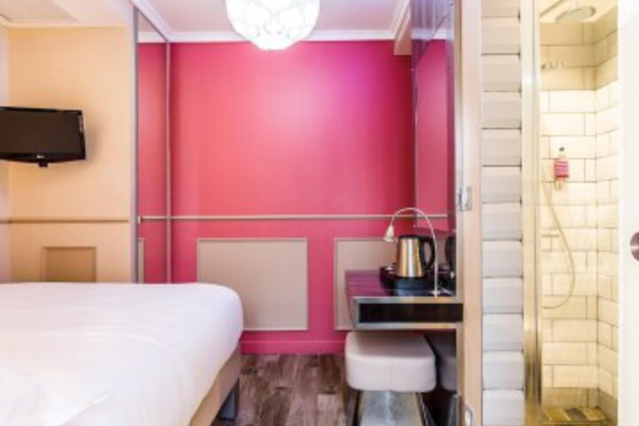 Room 18 of 60