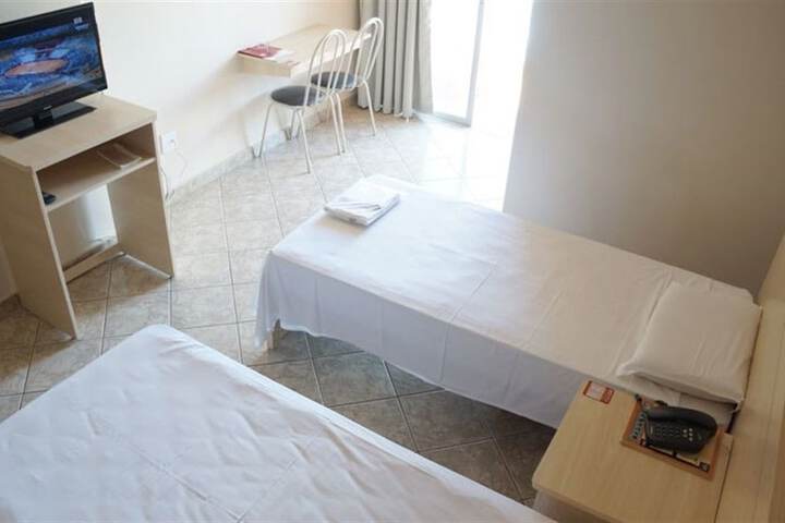 Room 4 of 27