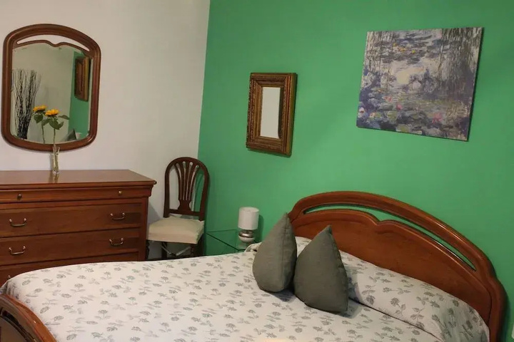 Room 2 of 18