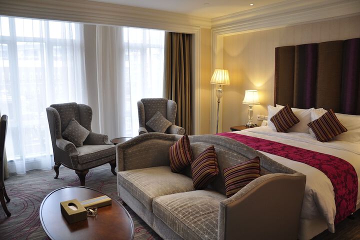 Room 16 of 125