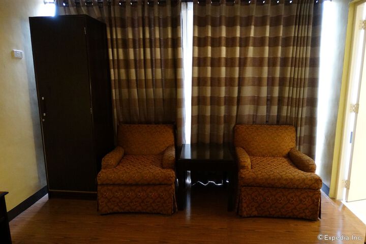 Room 21 of 37