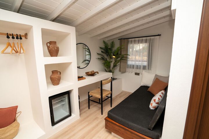 Room 10 of 73