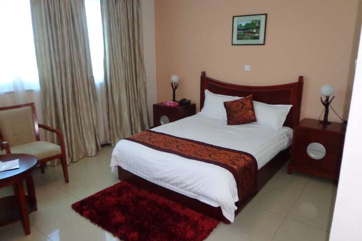 Room 3 of 10