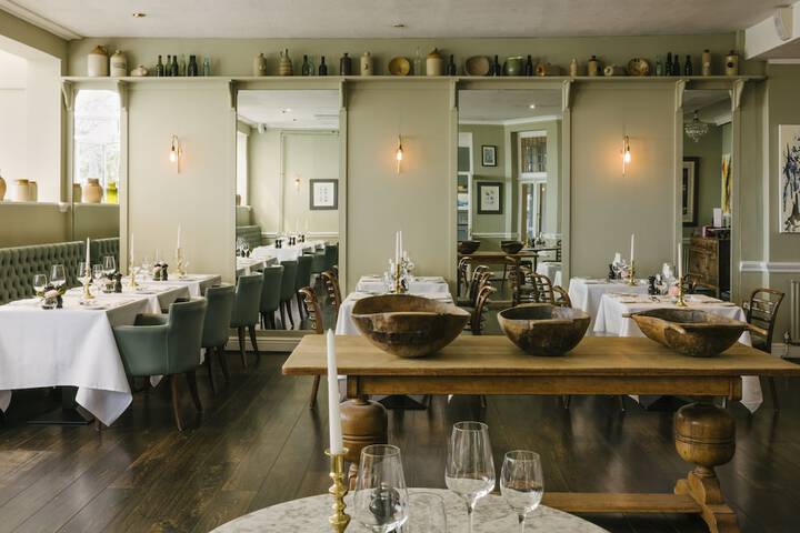 Dining 46 of 70