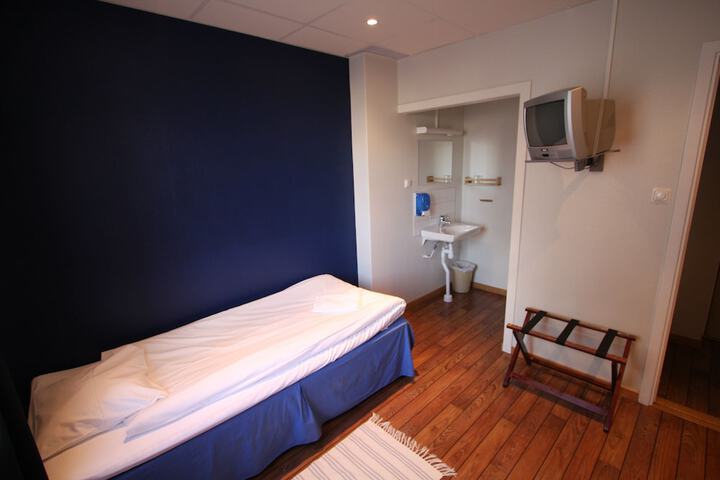 Room 7 of 31