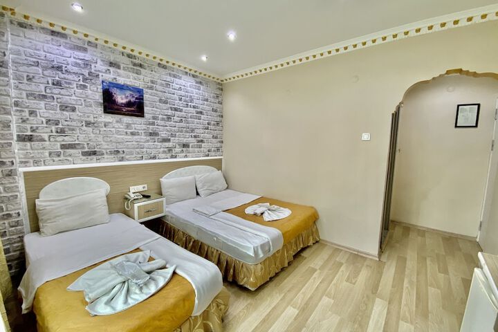 Room 10 of 61