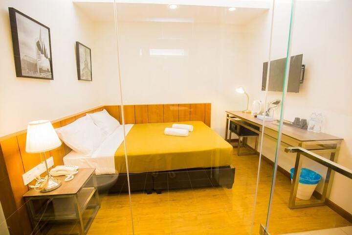 Room 18 of 38
