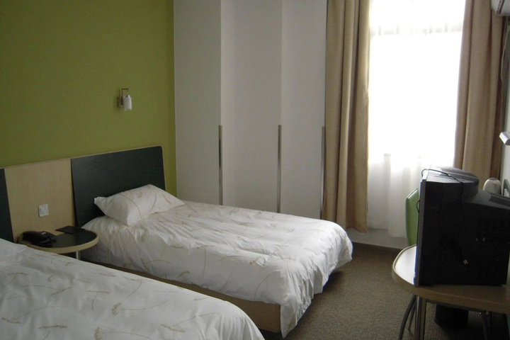 Motel168 Xu Chang Road Inn