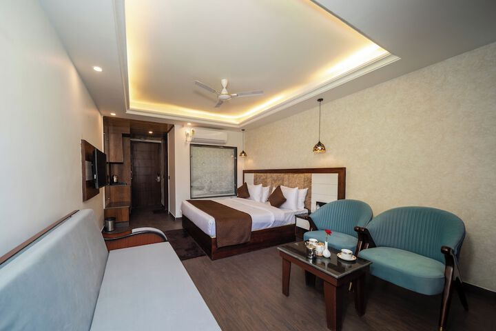 Room 16 of 54