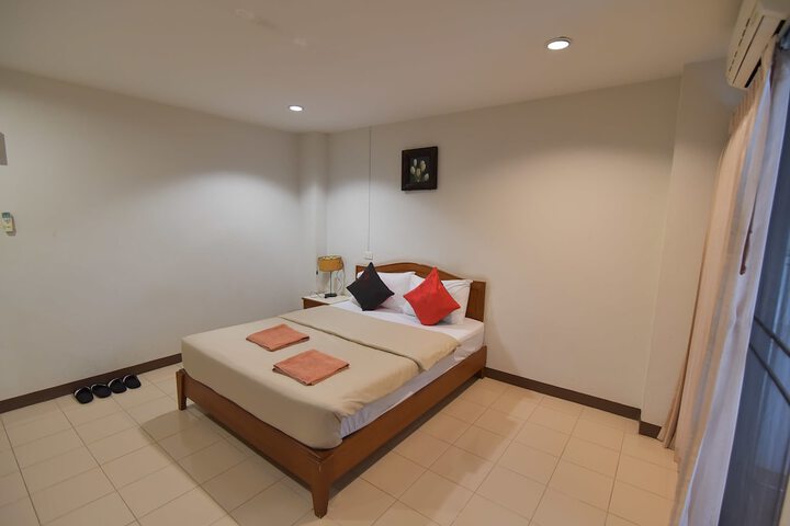 Room 15 of 37
