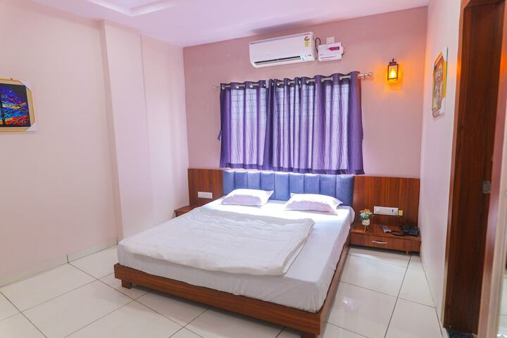 Room 6 of 24