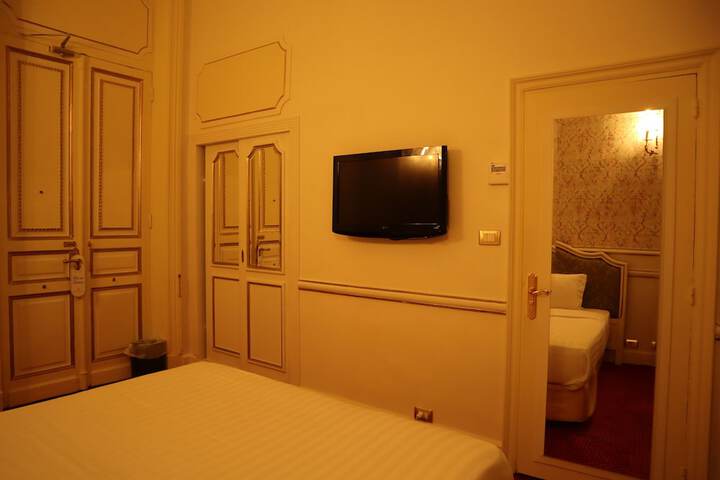 Room 27 of 101