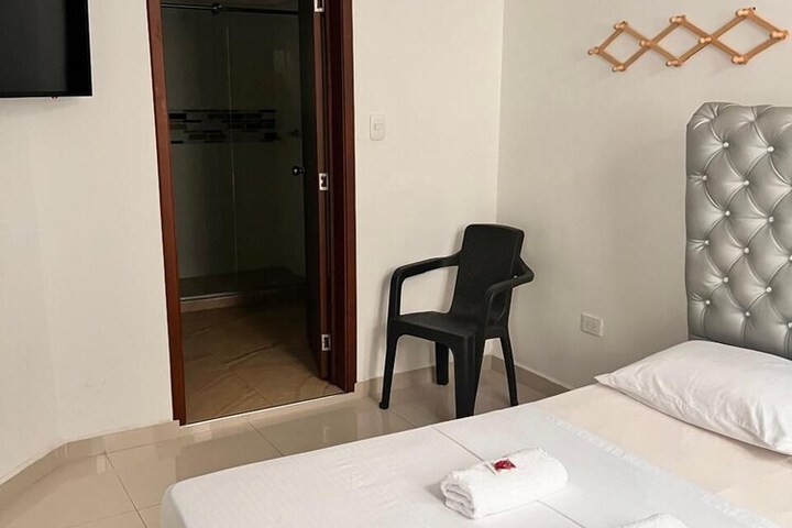 Room 2 of 8