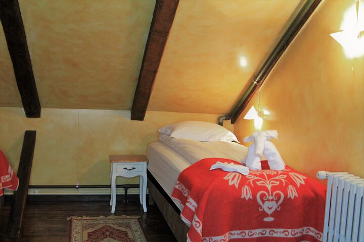 Room 8 of 53