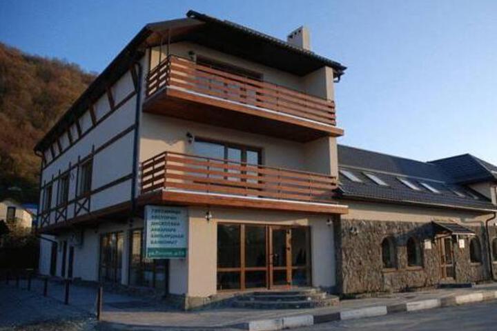 Hotel 4 of 9