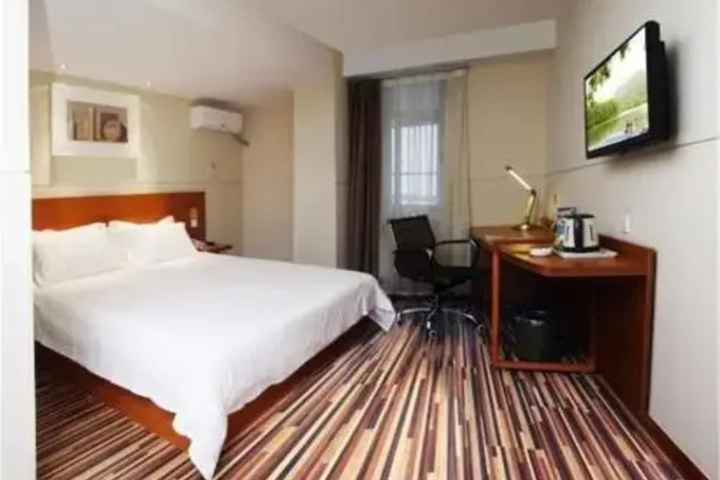 Room 2 of 11
