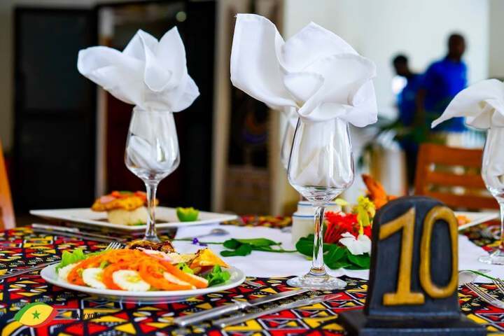 Dining 8 of 8
