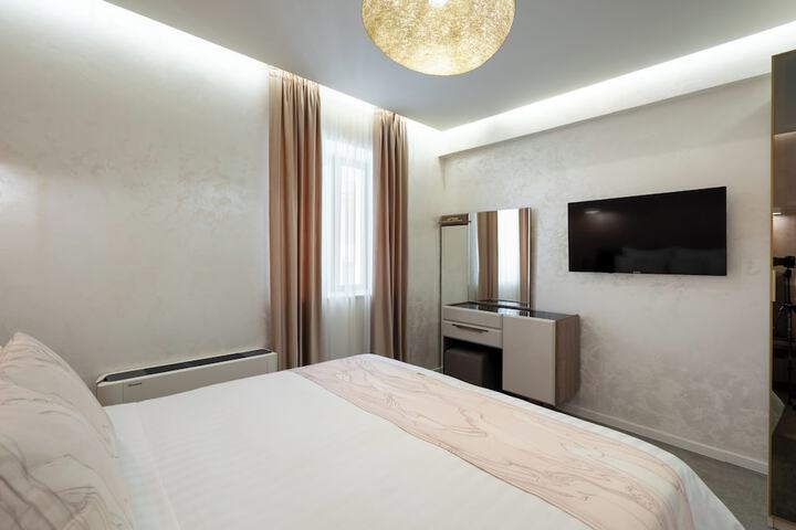 Room 228 of 552