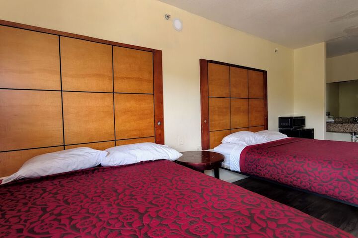 Room 13 of 19