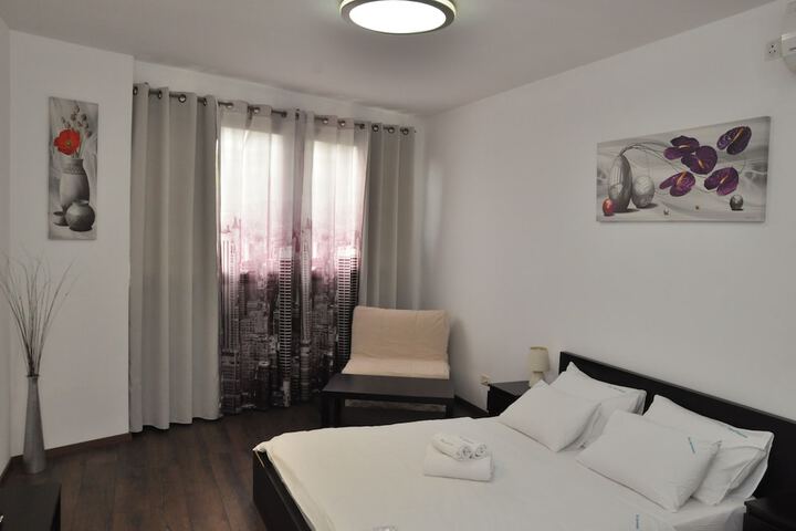 Room 26 of 33
