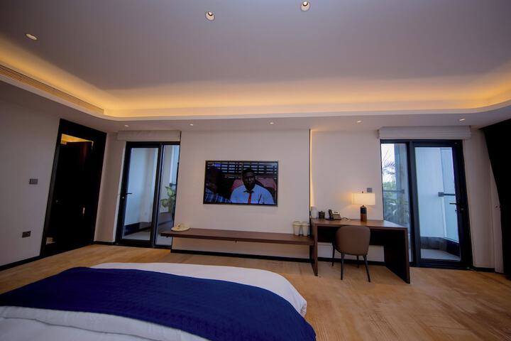Room 38 of 148