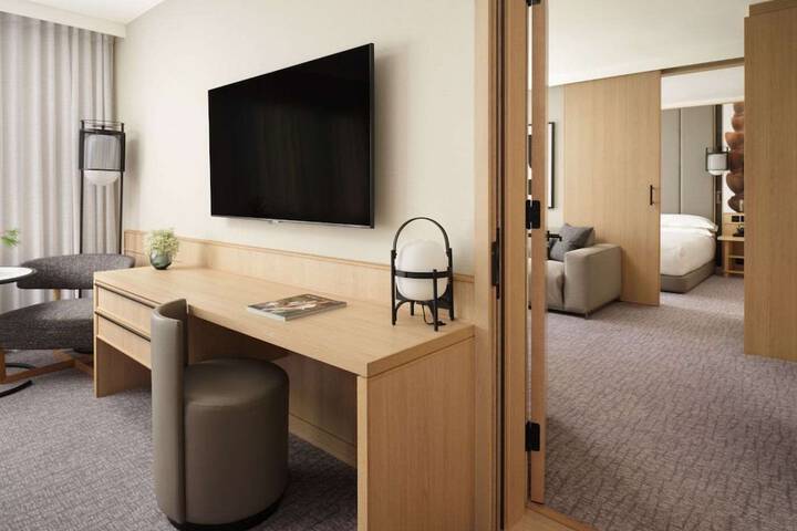 Room 16 of 82