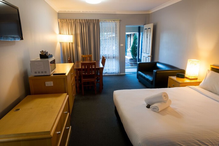 Room 6 of 31