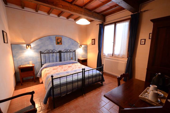 Room 2 of 90