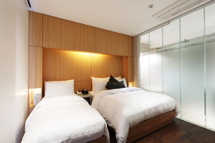 Room 18 of 51