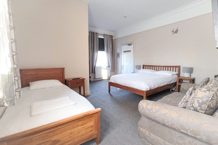 Room 6 of 40