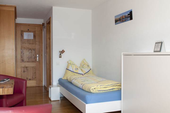 Room 8 of 43
