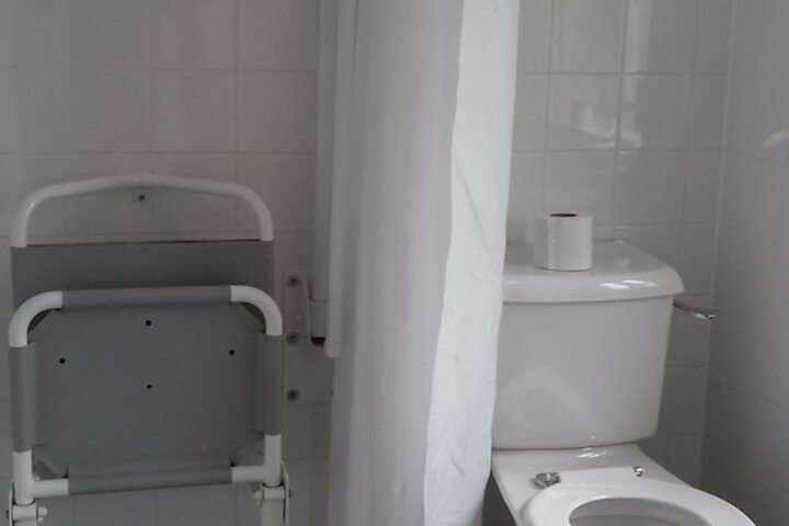 Room 16 of 32