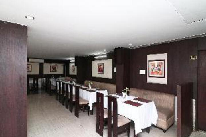 Dining 3 of 22