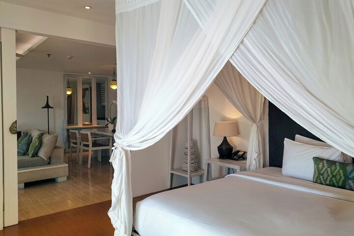 Room 10 of 76