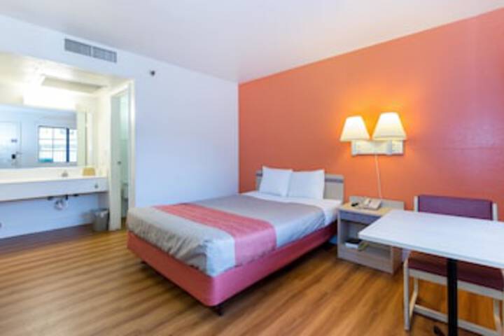 Room 21 of 42