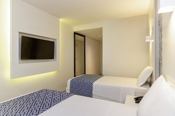 Room 31 of 102