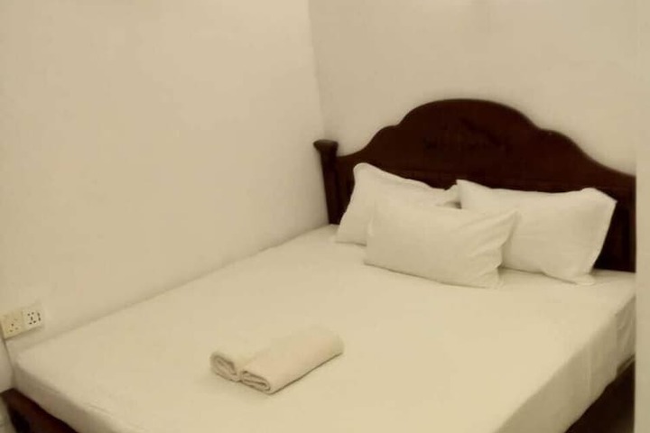 Room 3 of 53