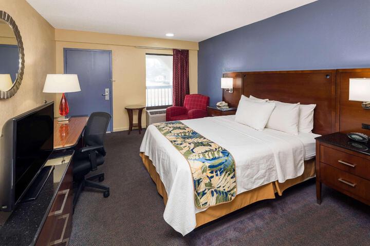 2 Double Beds Pet Friendly (1 of 8)