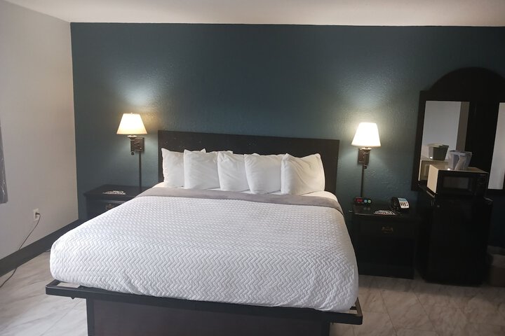 Room 28 of 62