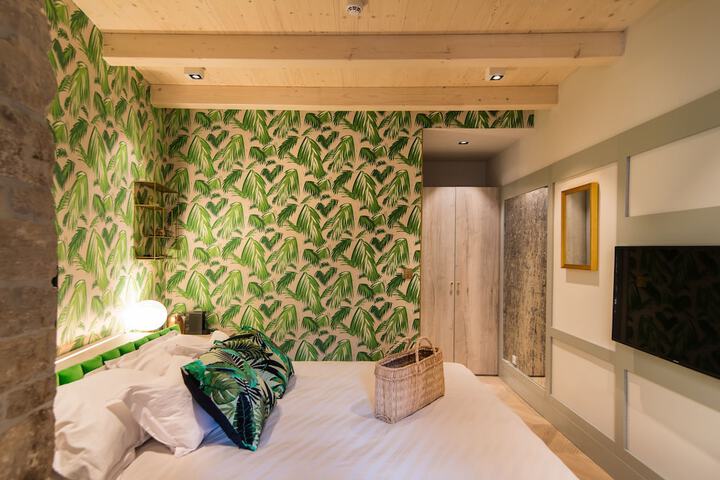 Room 12 of 192
